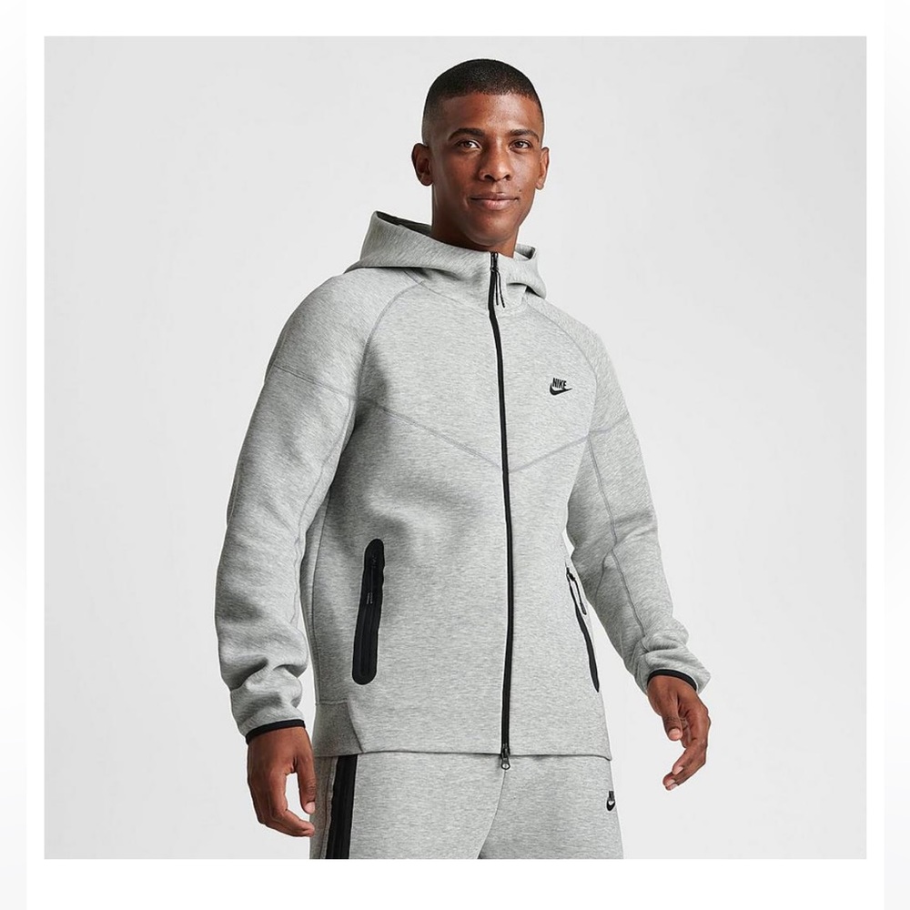 Nike Tech Fleece Full Zip Hoodie size Medium